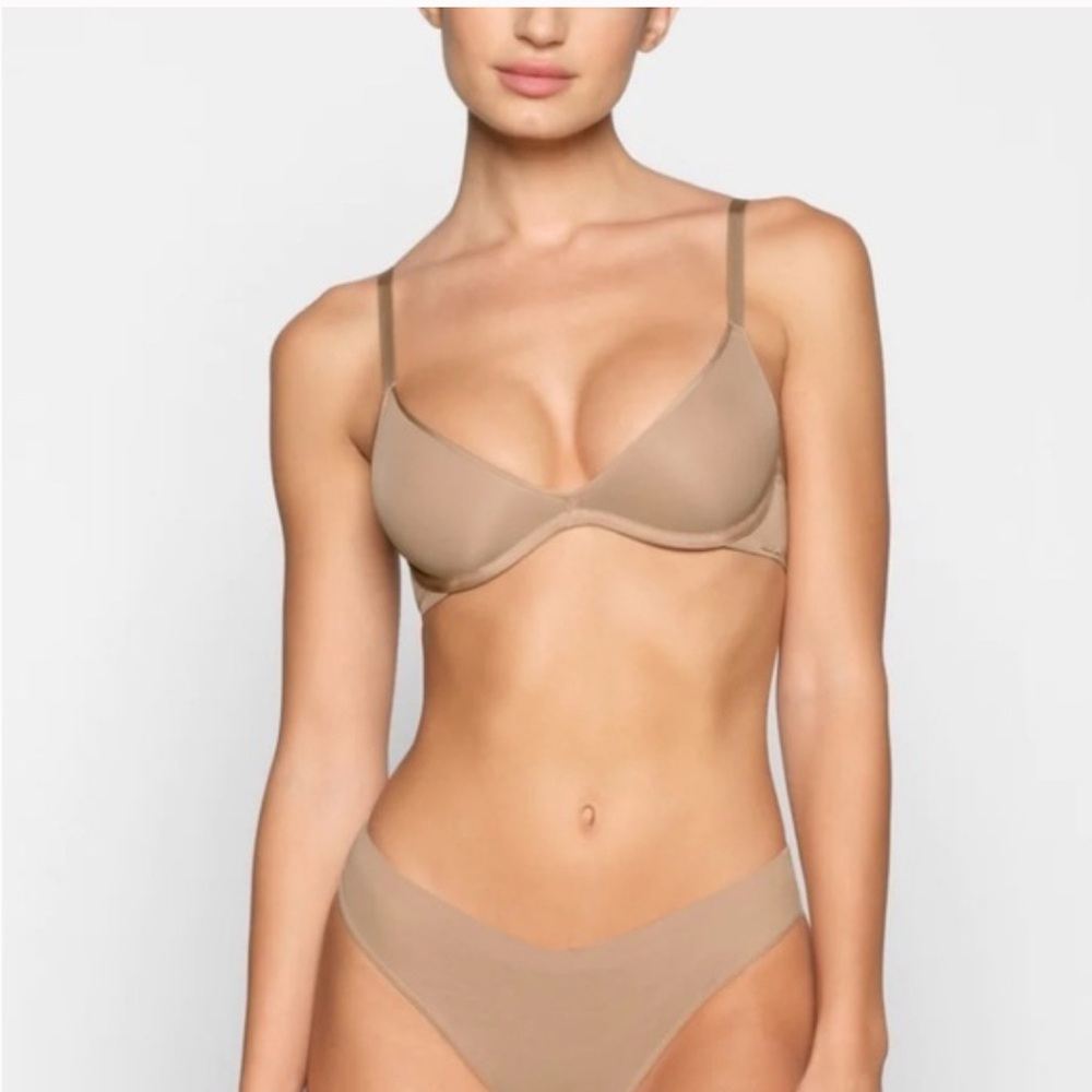 NWOT Skims Weightless Scoop Bra Clay Size 42DDD